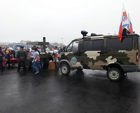 Самарская "РОДИНА" организовала выставку оружия времен Великой Отечественной войны