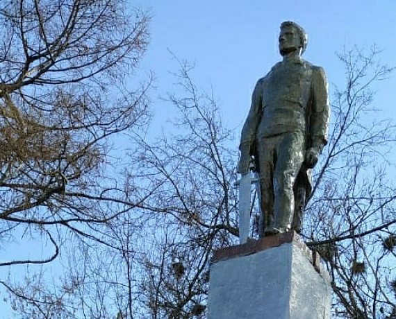 Кировские родинцы чтят память героев конкретными делами