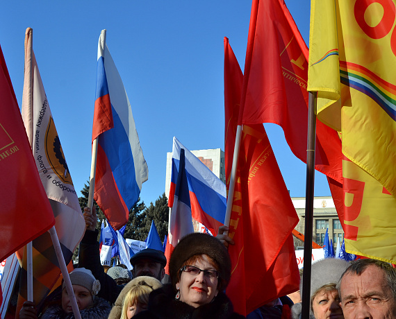 Саратовские родинцы приняли участие в митинге в поддержку Крыма