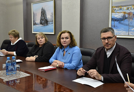 Елена Иванова приняла участие в подготовке к сессии Госсовета Коми