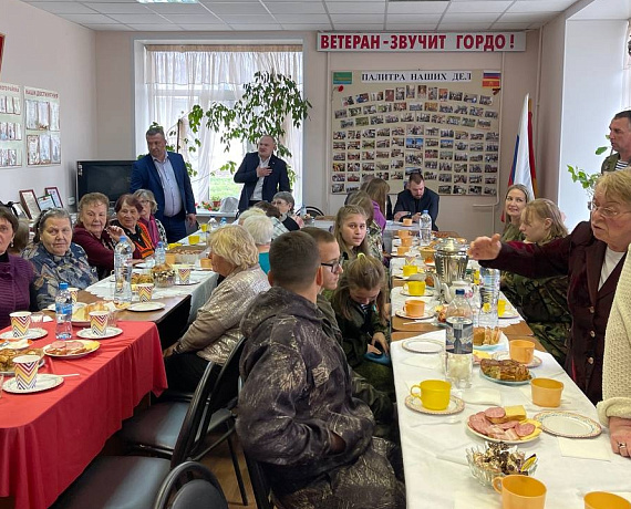 В Твери лидер партии "РОДИНА" Алексей Журавлев встретился с ветеранами и поисковиками