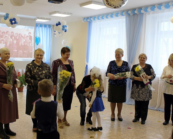 Нижегородские партийцы поздравили детишек с наступающим Новым годом