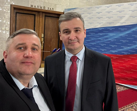 Делегация "РОДИНЫ" посетила в Госдуме премьеру фильма "Свои. Баллада о войне"