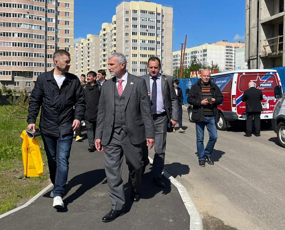 Журавлев взял на контроль ситуацию с обманутыми дольщиками Ленобласти