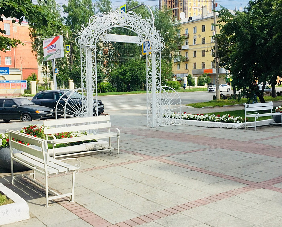 При участии Вячеслава Илюхина в Новосибирске реконструирован сквер
