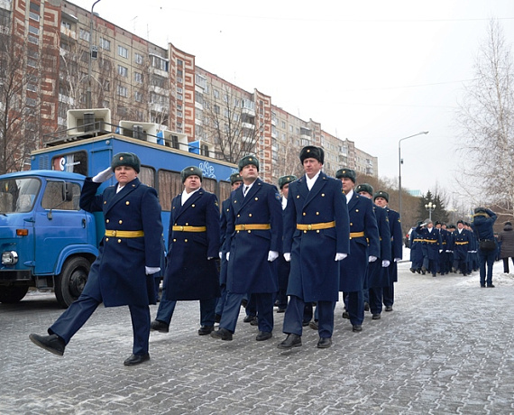 Челябинские активисты возложили цветы к памятнику "Доблестным сынам Отечества"
