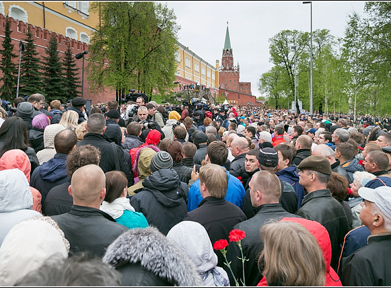 "РОДИНА" в Александровском саду почтила память погибших в Одессе, 5 мая 2014 г. (галерея 1)