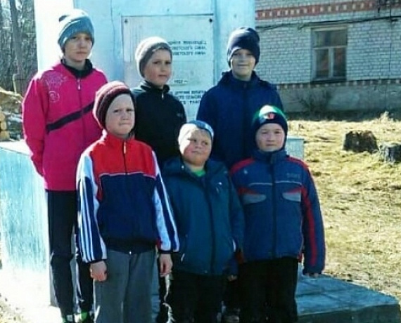 КИРОВСКИЕ РОДИНЦЫ ЧТЯТ ПАМЯТЬ ГЕРОЕВ КОНКРЕТНЫМИ ДЕЛАМИ