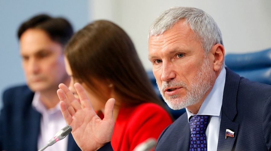 Лидер "РОДИНЫ" внес законопроект о запрете продажи алкоголя вблизи школ