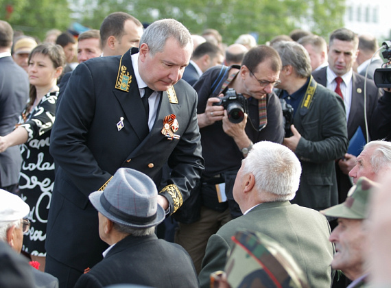 Визит российской делегации во главе с Рогозиным в ПМР, 9 мая 2014 г.
