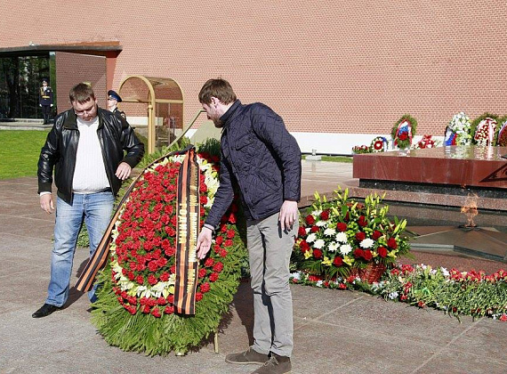Делегация "РОДИНЫ" почтила память героев Великой Отечественной войны, 06.05.2015