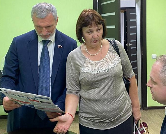 Журавлев провел рабочее совещание с единомышленниками в поселке Строитель