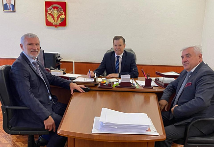 Алексей Журавлев встретился с новым главой администрации Грибановского района