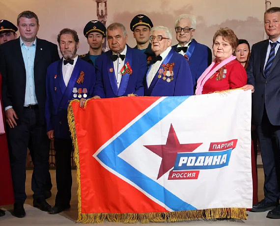 Самарские партийцы поздравили ветеранов с Днем Победы