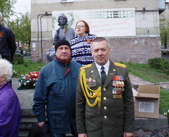 В Челябинске провели митинг у памятника медсестрам
