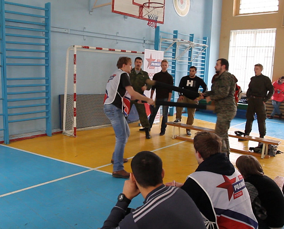Степан Зотов провёл очередной этап традиционной военно-спортивной игры "Наука побеждать"