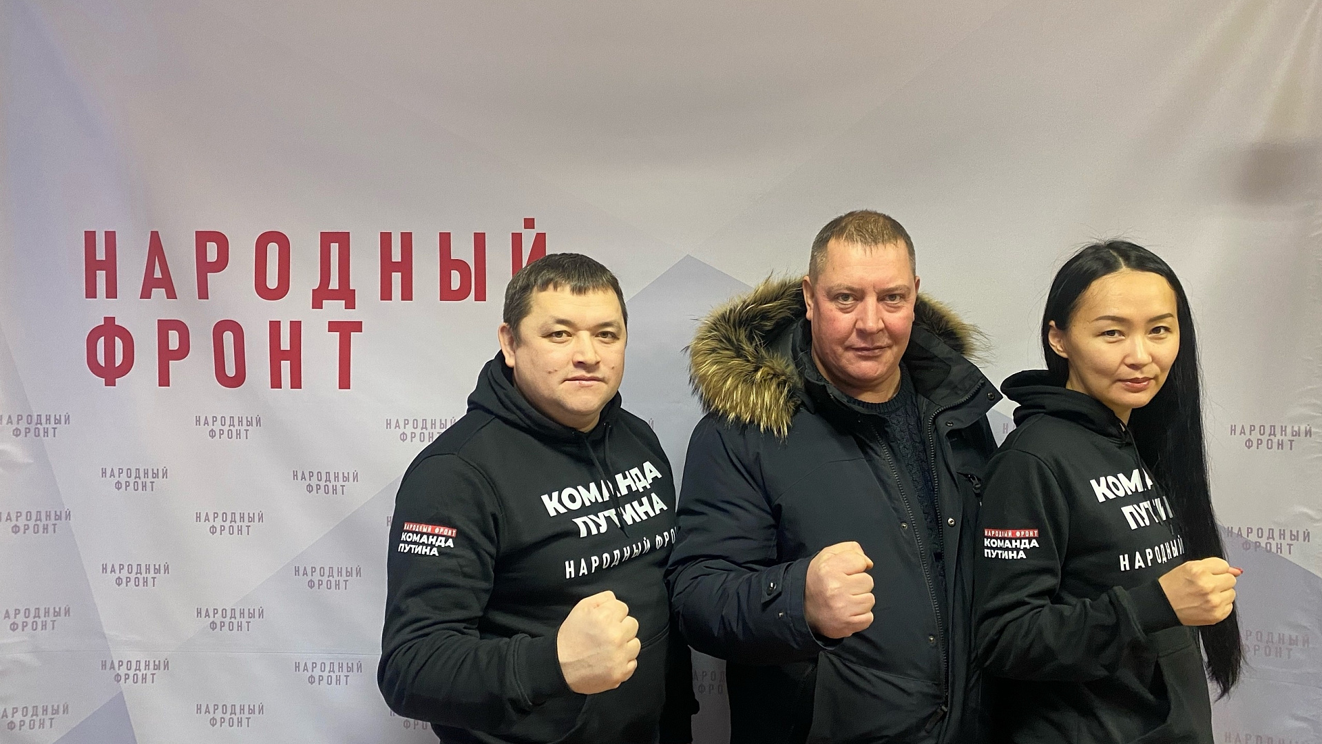 Ружников поставил свою подпись в поддержку выдвижения Путина кандидатом в Президенты