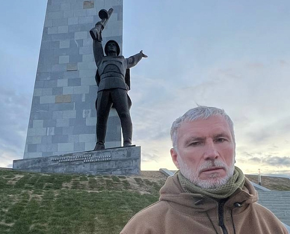 Алексей Журавлев посетил Мемориальный комплекс "Саур-Могила"