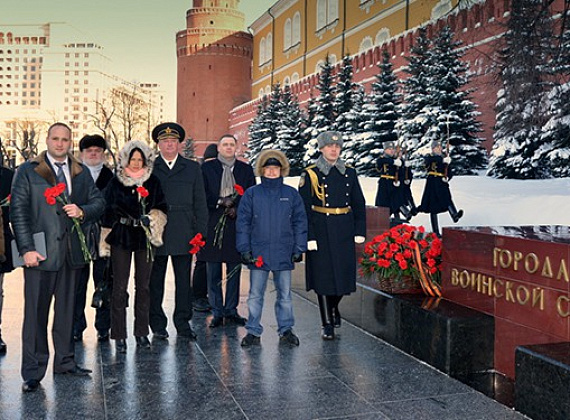 Возложение цветов к стеле городов Воинской славы в честь 70-летия освобождения Воронежа от фашистских захватчиков, 25 января 2013 г.