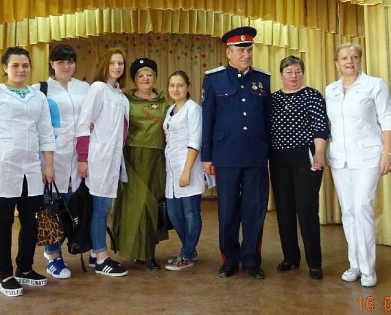 Партийцы Новочеркасска приняли участие в концерте "Мы с тобой, Донбасс!"