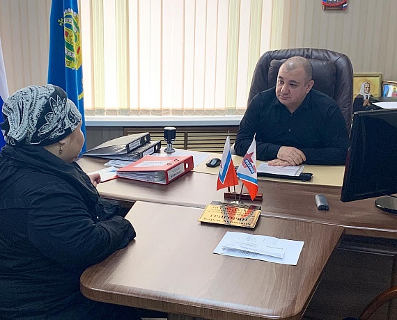 Карен Григорян провел очередной личный прием астраханцев