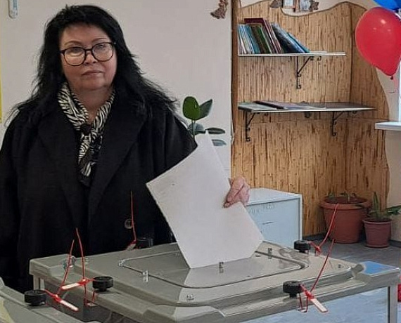 Депутаты и актив Подмосковной "РОДИНЫ" голосуют на выборах Президента