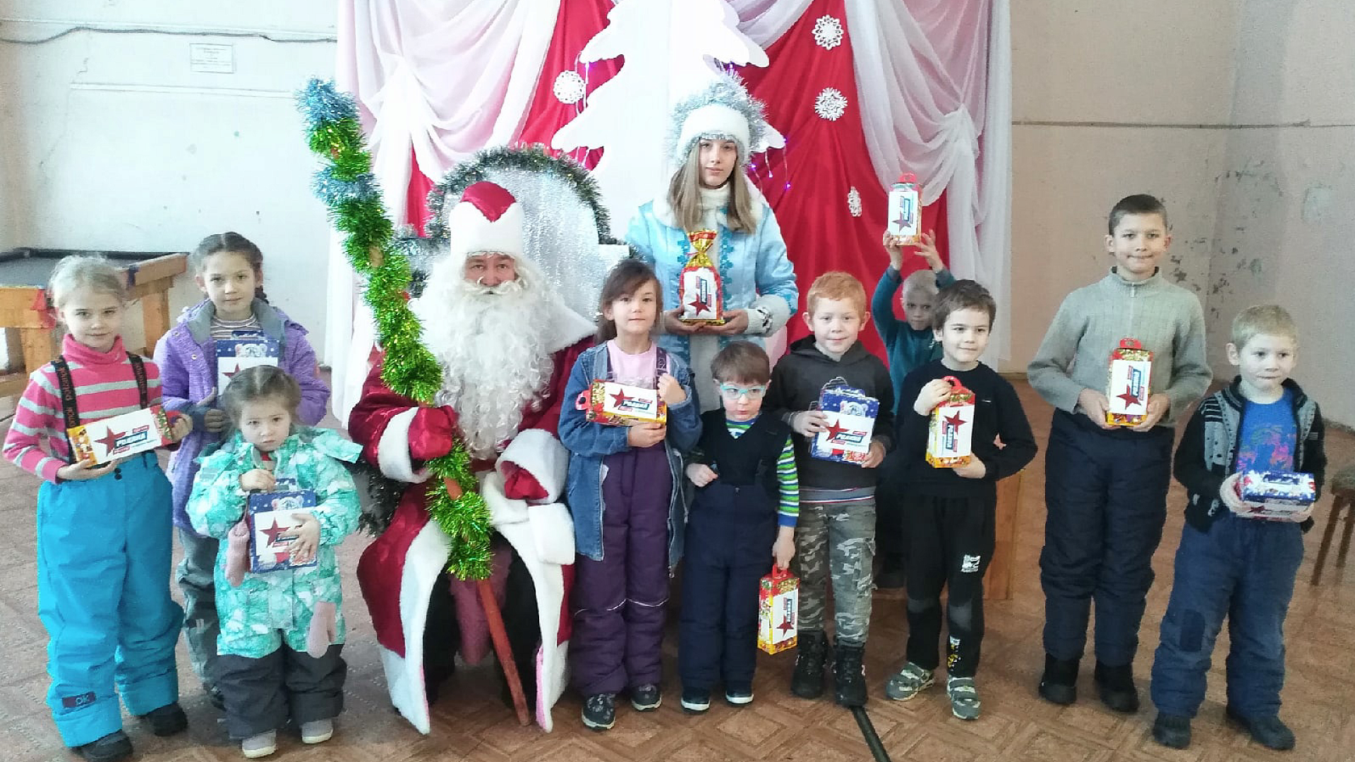 Координаторы Кировской "РОДИНЫ" поздравили земляков с Новым годом и Рождеством