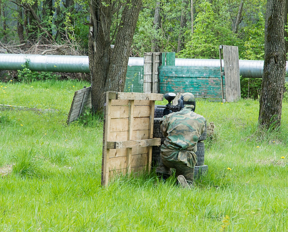 Калиниградские партийцы провели открытый турнир по пейнтболу "Защитник Родины"