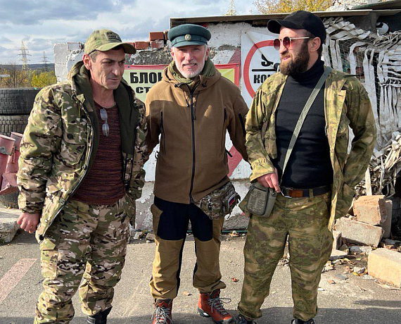 Журавлев прибыл на передовые позиции бригады "Пятнашка" и передал гуманитарную помощь