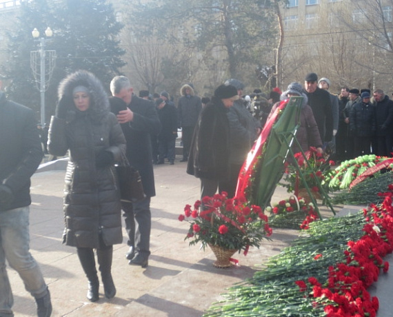 Волгоградские партийцы почтили память защитников Сталинграда