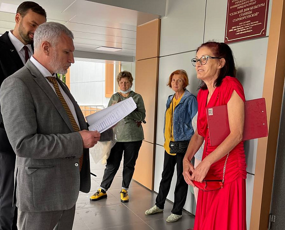 Жители Старокорсунской рассказали Алексею Журавлеву о проблемах станицы