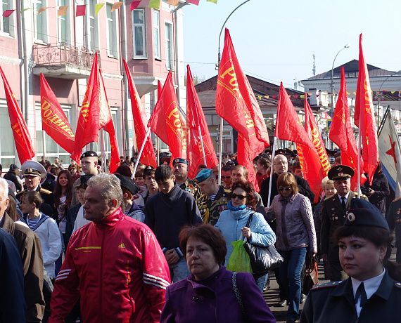 Иркутская "РОДИНА" прошла маршем в колонне ветеранов