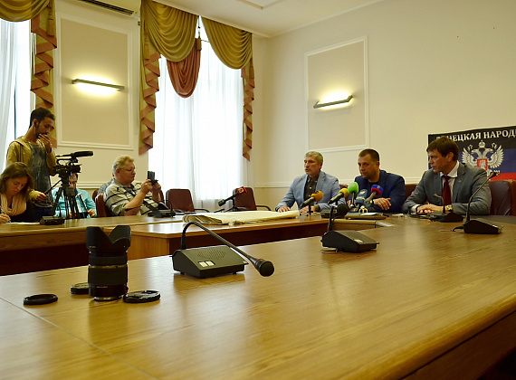 Алексей Журавлёв в Донецке: пресс-конференция, общение с прессой, интервью (часть 2), 12 июня 2014 г.