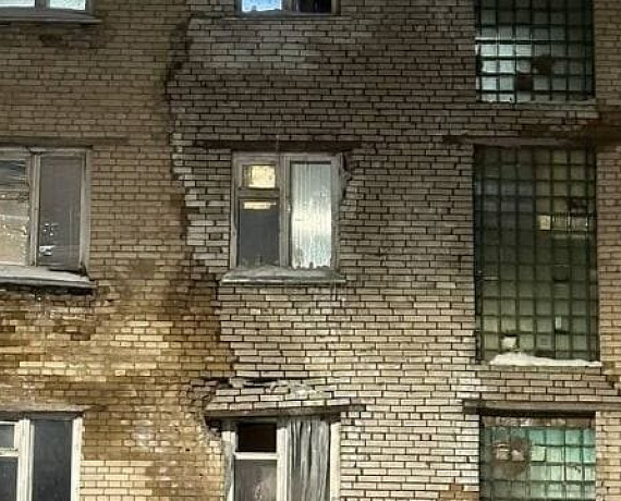 Сергей Захаров встретился с жителями эвакуированного многоквартирного дома в подмосковном городе Сергиев Посад