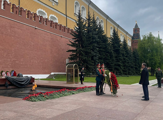 Соратники партии "РОДИНА" возложили венки и цветы к Могиле Неизвестного Солдата, 05.05.2023