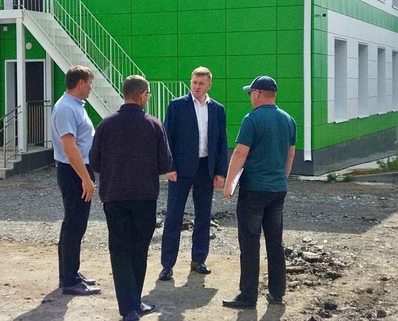 Владимир Михайлов держит вопросы благоустройства образовательных учреждений на особом контроле