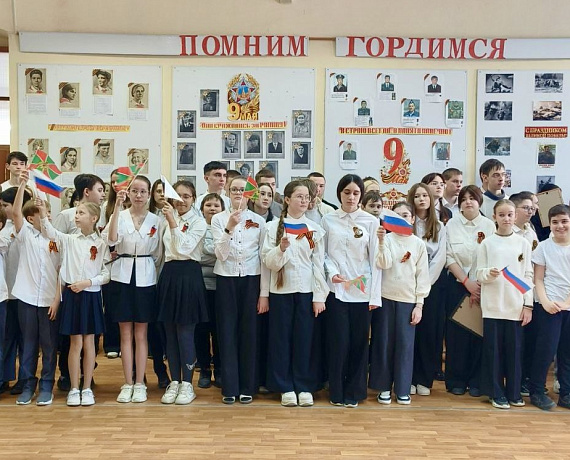 ВЛАДИМИР СУХАРЕВ ПРИНЯЛ УЧАСТИЕ В ТОРЖЕСТВЕННОЙ ЛИНЕЙКЕ ПО ОТКРЫТИЮ «ПАРТЫ ГЕРОЯ» В СОШ № 30 ГОРОДА АСТРАХАНИ