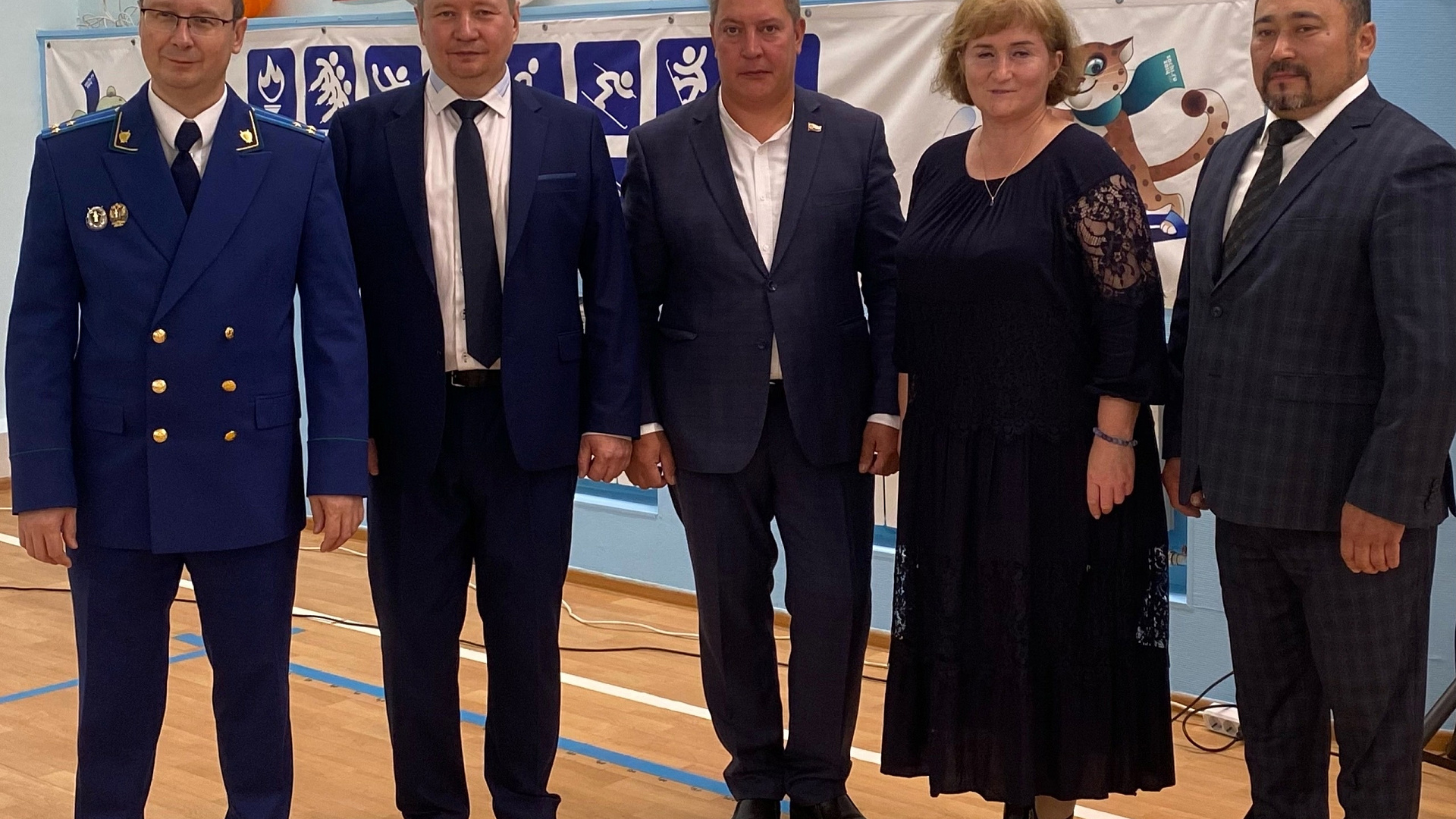 Андрей Ружников посетил торжественную линейку на День знаний