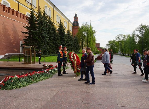 Соратники "РОДИНЫ" возложили цветы к Могиле Неизвестного Солдата, 06.05.2019