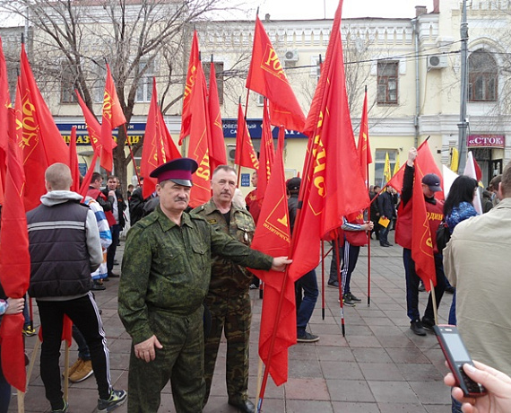 Колонна "РОДИНЫ" прошла по центральной улице Оренбурга