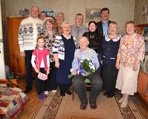 Пермские социал-патриоты поздравили соратника с 90-летием