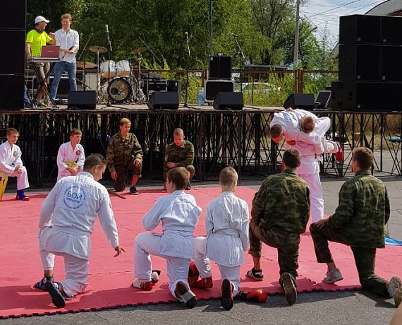 Тольяттинские партийцы приняли участие в организации военно-спортивного фестиваля "Купол"