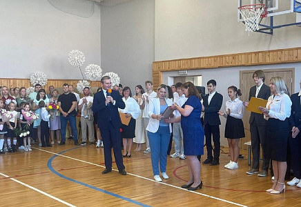 В Подмосковье кандидаты в депутаты от "РОДИНЫ" открыли учебный год