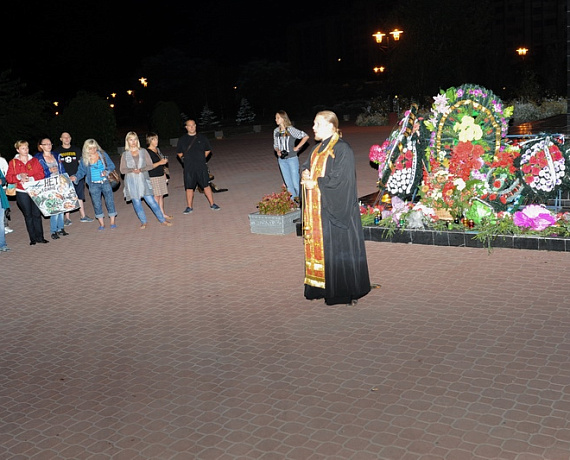 "РОДИНА" провела акцию "Свеча памяти" в Евпатории