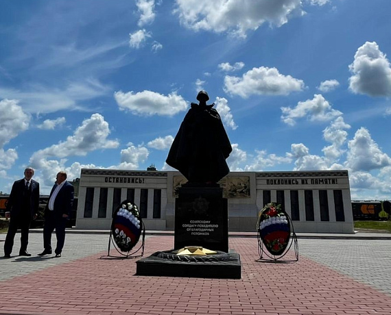 Журавлев отметил реализацию нацпроекта "Образование" в селе Петровское
