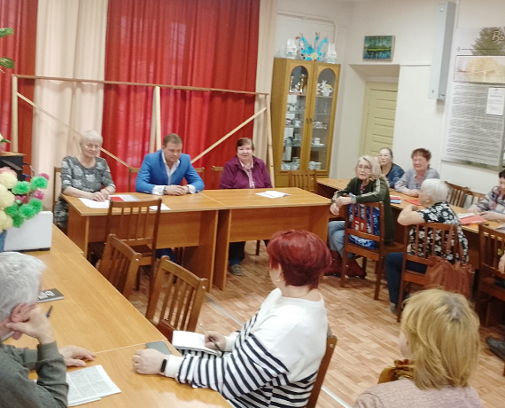 Павел Пронин встретился с ветеранами-железнодорожниками