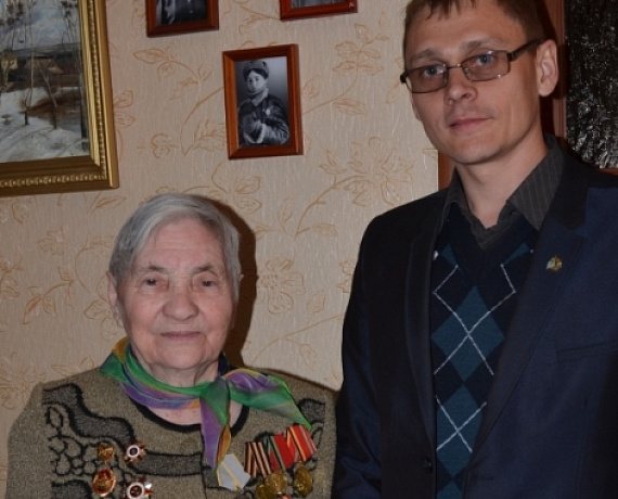 Ульяновские партийцы поздравили ветеранов с Днём Победы
