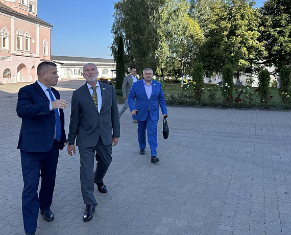 В Брянске Алексей Журавлев посетил Свенский Успенский мужской монастырь