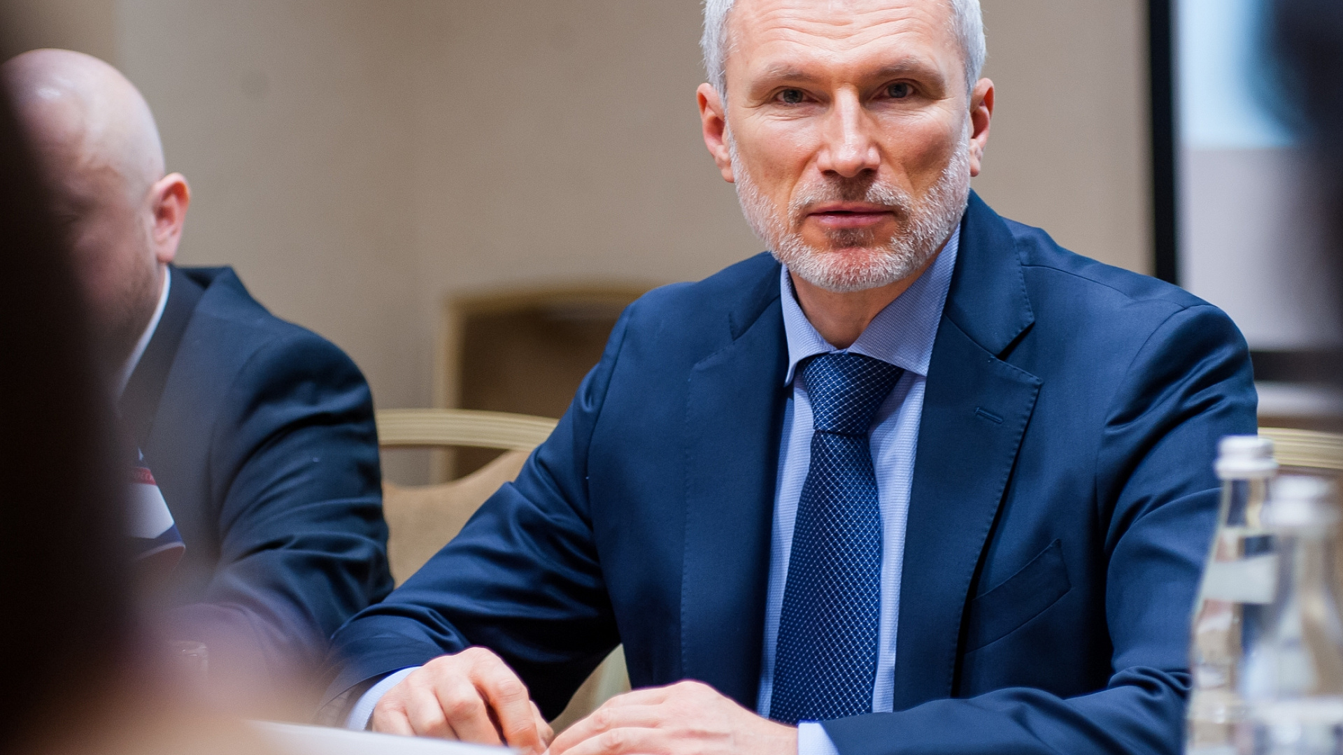 Журавлев: Ситуация с подсчетом голосов может привести к двоевластию в Вашингтоне