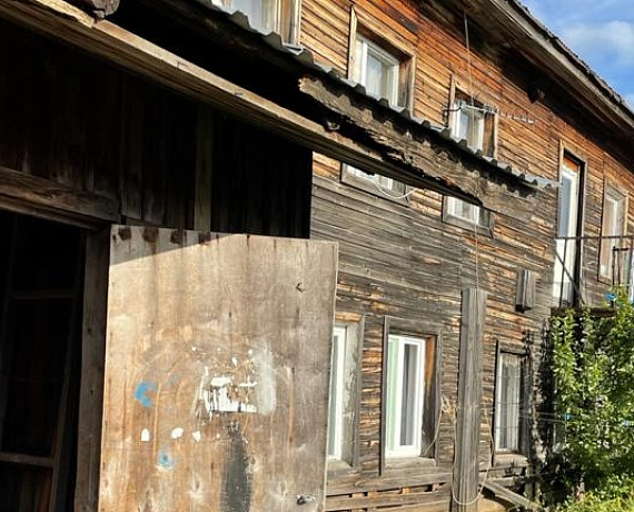 Журавлев возмутился условиями проживания шести семей в селе Слободское